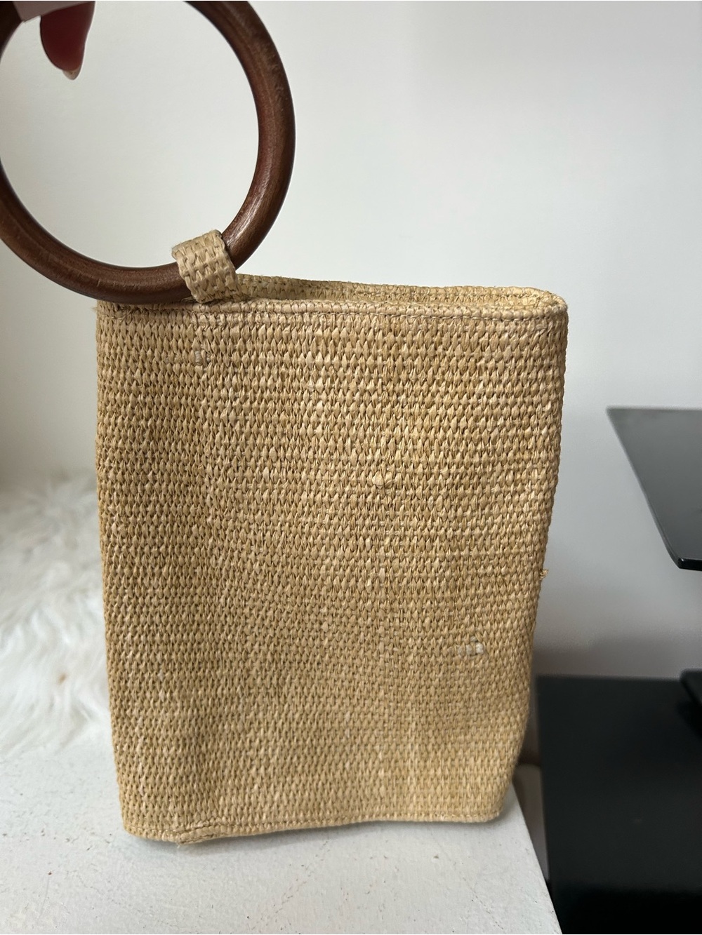 Woven Straw Wristlet Bag with Wooden Ring Handle - Natural new - Picture 3 of 6